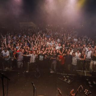 Děkujeme za krásný společný koncert s @udg_official v rámci @hudbanavinicich ♥️

Zaplněný @sonberk_official nás velmi potěšil a budeme se těšit zase někdy, naviděnou 🙏🎉

Poletíme?
Davy šílí‼️

📸 @vojta_simacek